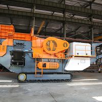 想要移動(dòng)破碎站下料連續(xù)、均勻、順利？料倉的設(shè)計(jì)四個(gè)要點(diǎn)